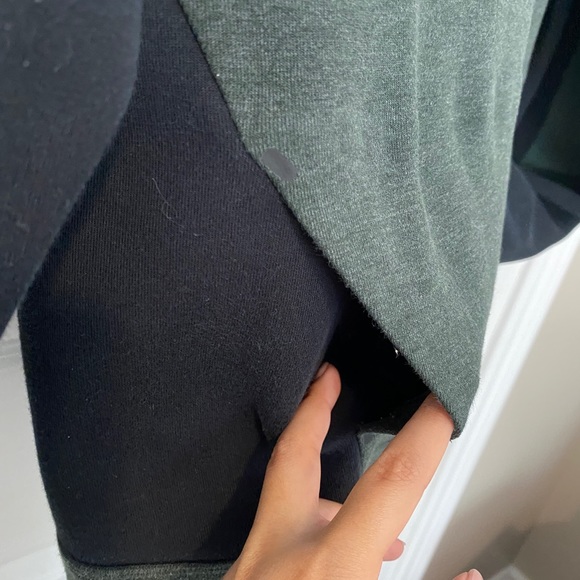 Nike Green Crewneck with Hidden Pockets - Picture 4 of 6